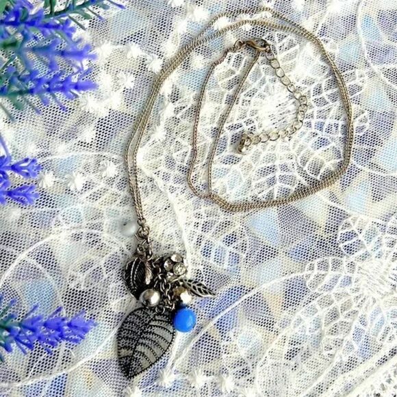 Cute Multi-charm Leaves Long Pendant Necklace - Picture 3 of 7